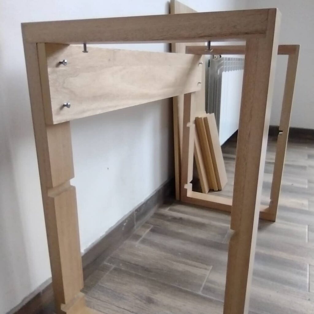 Base de la mesa desmontable de madera